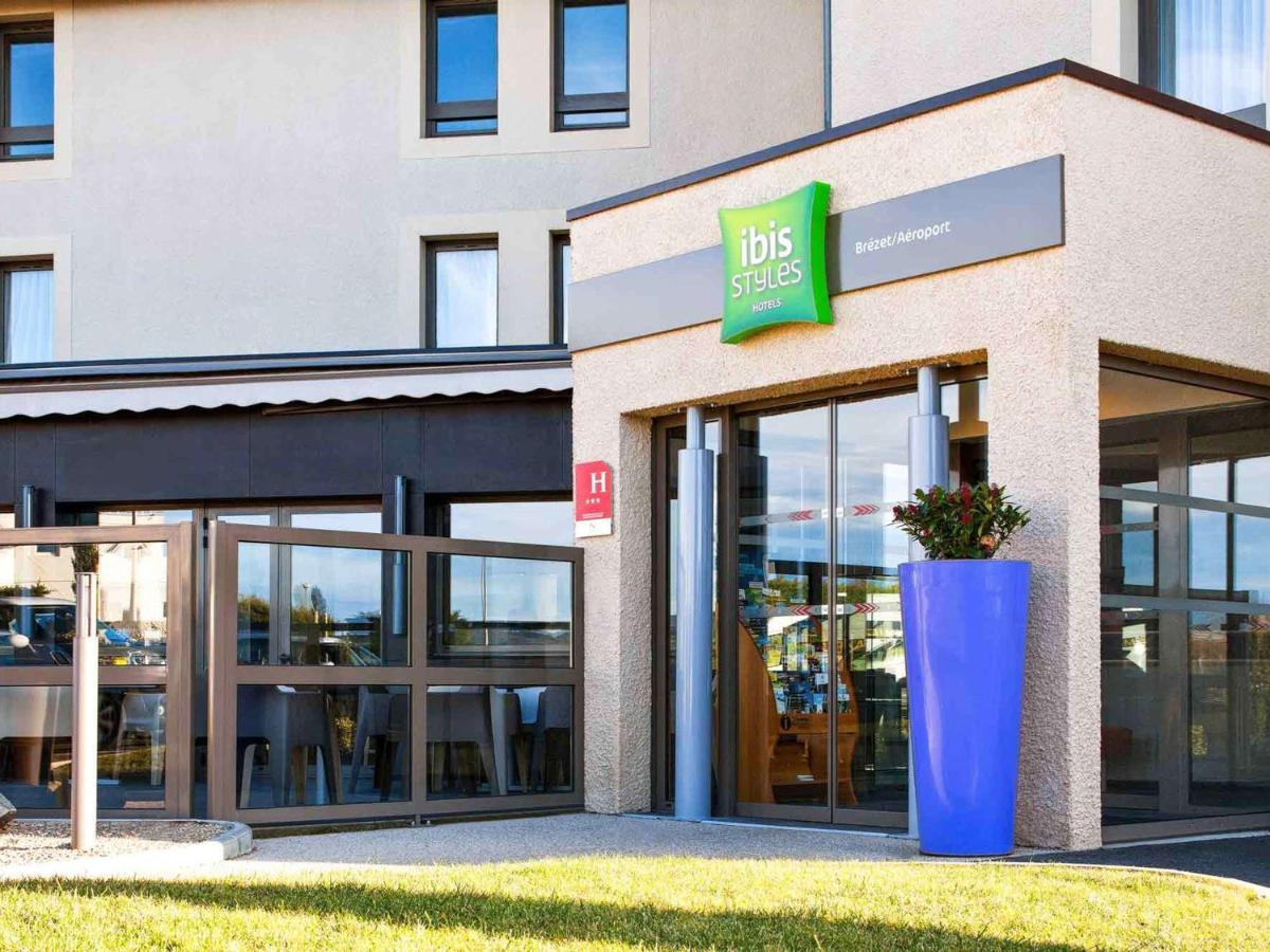 Hotel Ibis Styles Clermont-Ferrand Aeroport Exterior foto