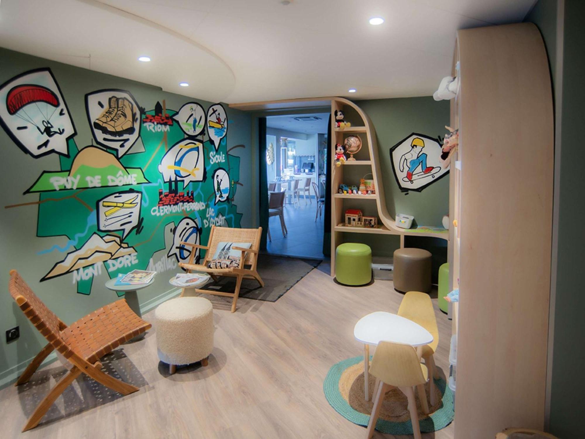 Hotel Ibis Styles Clermont-Ferrand Aeroport Exterior foto